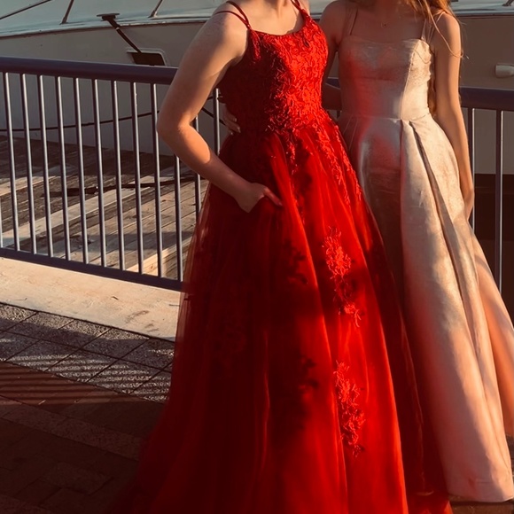Red Ball Gown Prom Dress Size 6 - Picture 1 of 2